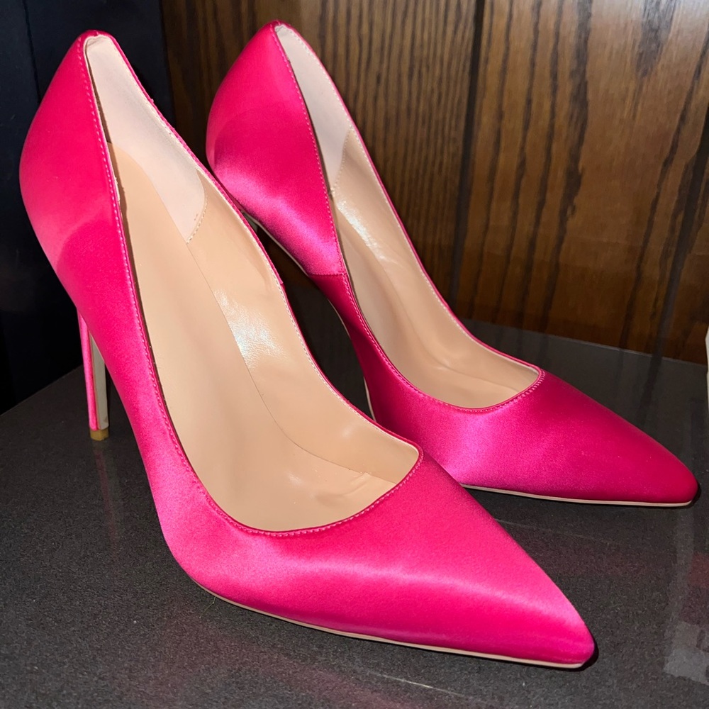 Hot pink heels!